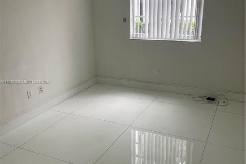 Снять в аренду кондоминиум в Авентура, Флорида 2 спальни, 95.13м2, № 1756519 - фото 14