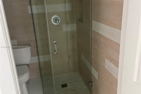 Снять в аренду кондоминиум в Авентура, Флорида 2 спальни, 95.13м2, № 1756519 - фото 15