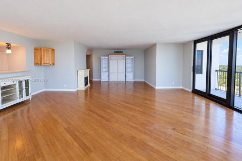 Copropriété à vendre à Lauderdale-by-the-Sea, Floride: 2 chambres, 194.17 m2 № 2416151 - photo 12
