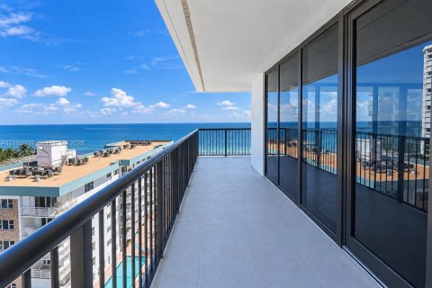 Copropriété à vendre à Lauderdale-by-the-Sea, Floride: 2 chambres, 194.17 m2 № 2416151 - photo 2