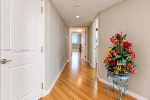 Copropriété à vendre à Lauderdale-by-the-Sea, Floride: 2 chambres, 194.17 m2 № 2416151 - photo 20