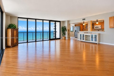 Copropriété à vendre à Lauderdale-by-the-Sea, Floride: 2 chambres, 194.17 m2 № 2416151 - photo 7