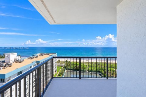 Copropriété à vendre à Lauderdale-by-the-Sea, Floride: 2 chambres, 194.17 m2 № 2416151 - photo 3