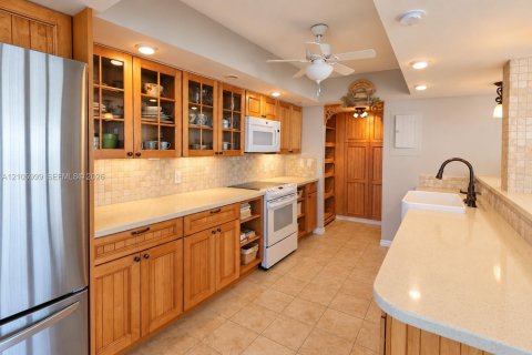 Copropriété à vendre à Lauderdale-by-the-Sea, Floride: 2 chambres, 194.17 m2 № 2416151 - photo 9