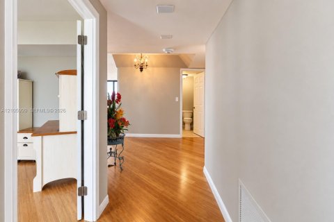 Copropriété à vendre à Lauderdale-by-the-Sea, Floride: 2 chambres, 194.17 m2 № 2416151 - photo 29