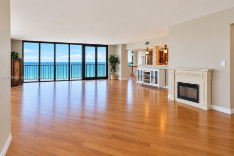 Copropriété à vendre à Lauderdale-by-the-Sea, Floride: 2 chambres, 194.17 m2 № 2416151 - photo 6