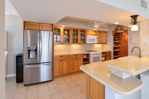 Copropriété à vendre à Lauderdale-by-the-Sea, Floride: 2 chambres, 194.17 m2 № 2416151 - photo 17