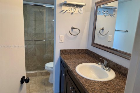 Снять в аренду кондоминиум в Уэстон, Флорида 3 спальни, 114.08м2, № 1990635 - фото 19