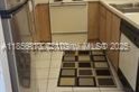 Condominio en venta en Margate, Florida, 2 dormitorios, 94.67 m2 № 1882157 - foto 2
