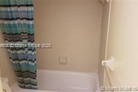Condominio en venta en Margate, Florida, 2 dormitorios, 94.67 m2 № 1882157 - foto 8