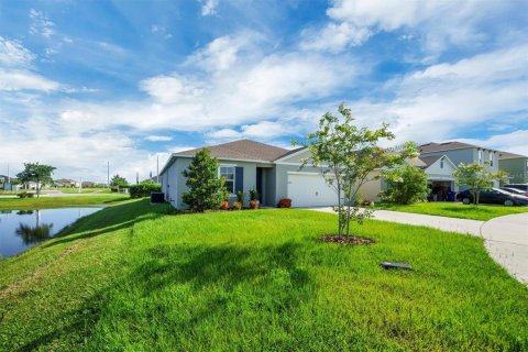 House in Winter Haven, Florida 4 bedrooms, 171.96 sq.m. № 1815077 - photo 4