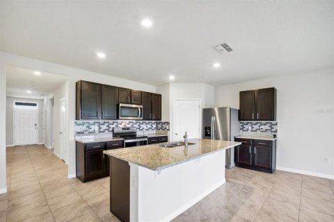 House in Winter Haven, Florida 4 bedrooms, 171.96 sq.m. № 1815077 - photo 19