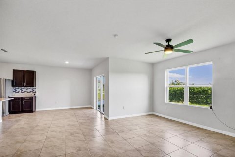 House in Winter Haven, Florida 4 bedrooms, 171.96 sq.m. № 1815077 - photo 23