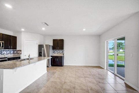 House in Winter Haven, Florida 4 bedrooms, 171.96 sq.m. № 1815077 - photo 20