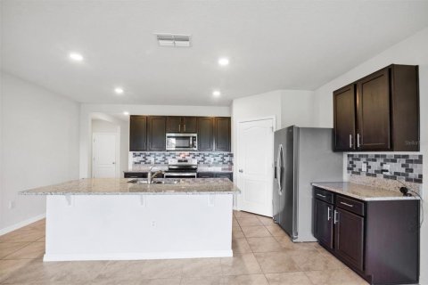 House in Winter Haven, Florida 4 bedrooms, 171.96 sq.m. № 1815077 - photo 18