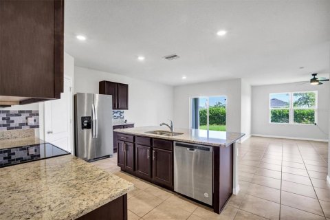 House in Winter Haven, Florida 4 bedrooms, 171.96 sq.m. № 1815077 - photo 15