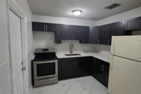 Touwnhouse à louer à West Palm Beach, Floride: 2 chambres, 86.68 m2 № 2439287 - photo 3