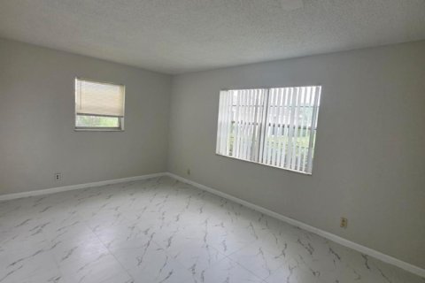 Touwnhouse à louer à West Palm Beach, Floride: 2 chambres, 86.68 m2 № 2439287 - photo 5