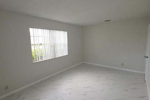Touwnhouse à louer à West Palm Beach, Floride: 2 chambres, 86.68 m2 № 2439287 - photo 10