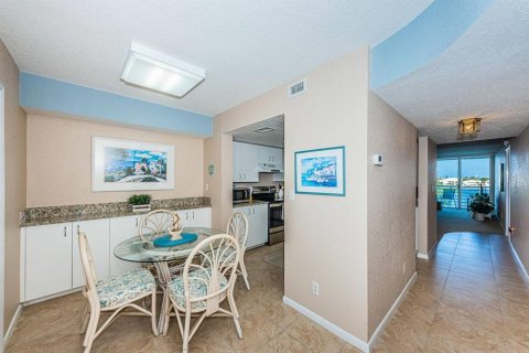 Condominio en alquiler en Saint Petersburg, Florida, 2 dormitorios, 105.44 m2 № 1136719 - foto 6