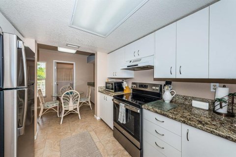 Condominio en alquiler en Saint Petersburg, Florida, 2 dormitorios, 105.44 m2 № 1136719 - foto 2