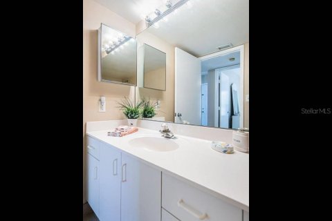 Condominio en alquiler en Saint Petersburg, Florida, 2 dormitorios, 105.44 m2 № 1136719 - foto 18