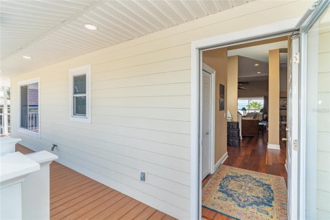 House in Placida, Florida 4 bedrooms, 256.78 sq.m. № 2140059 - photo 18