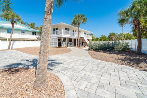 House in Placida, Florida 4 bedrooms, 256.78 sq.m. № 2140059 - photo 9