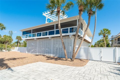 House in Placida, Florida 4 bedrooms, 256.78 sq.m. № 2140059 - photo 7