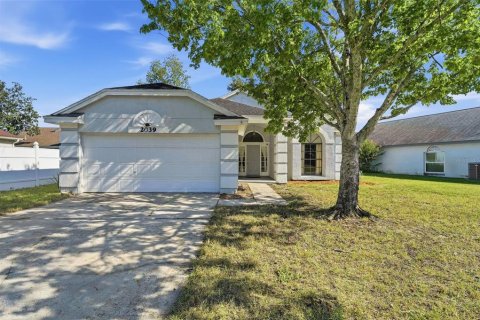 Villa ou maison à Apopka, Floride 3 chambres, 143.44 m2 № 2396840