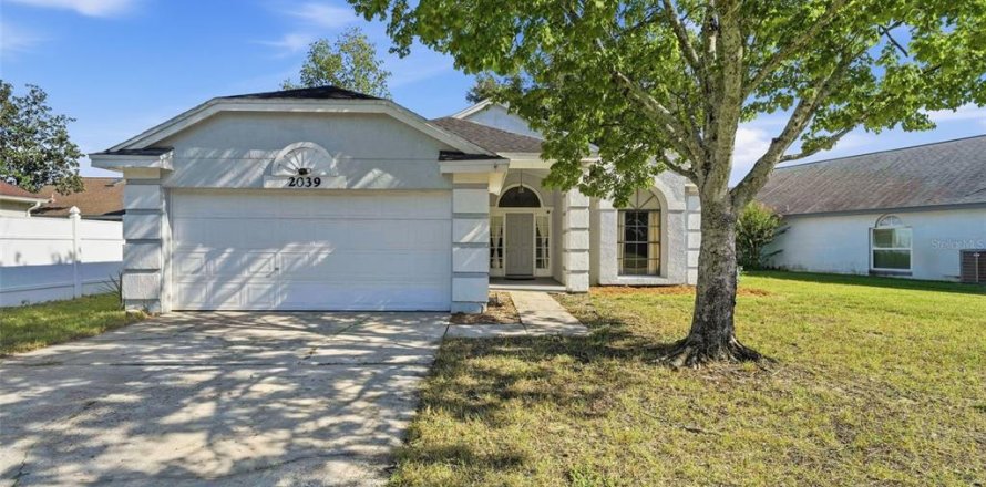 Villa ou maison à Apopka, Floride 3 chambres, 143.44 m2 № 2396840