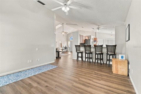 Villa ou maison à vendre à Apopka, Floride: 3 chambres, 143.44 m2 № 2396840 - photo 16