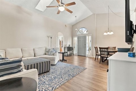 Villa ou maison à vendre à Apopka, Floride: 3 chambres, 143.44 m2 № 2396840 - photo 2