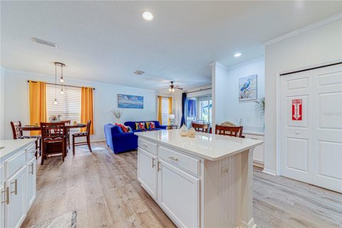 House in Davenport, Florida 4 bedrooms, 156.91 sq.m. № 1908818 - photo 17