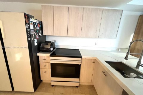 Снять в аренду кондоминиум в Бэл-Харбор, Флорида 44.69м2, № 1989500 - фото 22