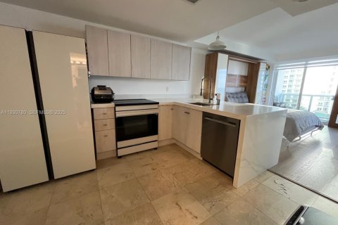 Снять в аренду кондоминиум в Бэл-Харбор, Флорида 44.69м2, № 1989500 - фото 16