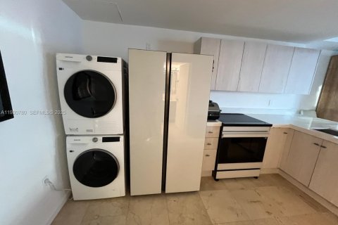 Снять в аренду кондоминиум в Бэл-Харбор, Флорида 44.69м2, № 1989500 - фото 23