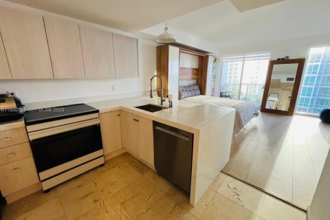 Снять в аренду кондоминиум в Бэл-Харбор, Флорида 44.69м2, № 1989500 - фото 17