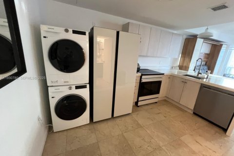 Снять в аренду кондоминиум в Бэл-Харбор, Флорида 44.69м2, № 1989500 - фото 15