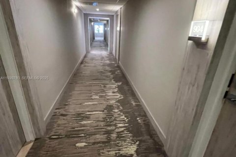 Снять в аренду кондоминиум в Бэл-Харбор, Флорида 44.69м2, № 1989500 - фото 24