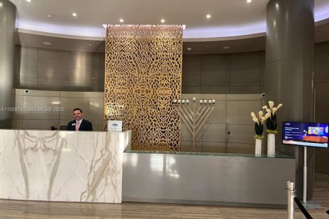 Снять в аренду кондоминиум в Бэл-Харбор, Флорида 44.69м2, № 1989500 - фото 2