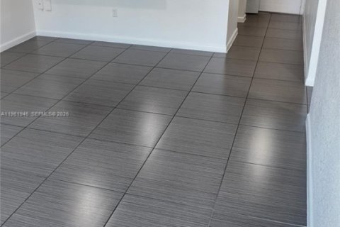 Appartement à louer à Cutler Bay, Floride: 2 chambres, 40372.35 m2 № 2029838 - photo 10