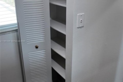 Appartement à louer à Cutler Bay, Floride: 2 chambres, 40372.35 m2 № 2029838 - photo 5