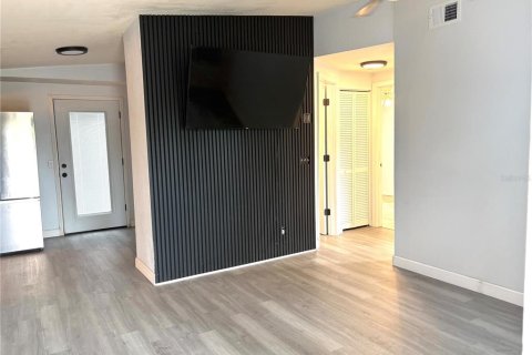 Casa en venta en Largo, Florida, 3 dormitorios, 102.1 m2 № 2381047 - foto 2