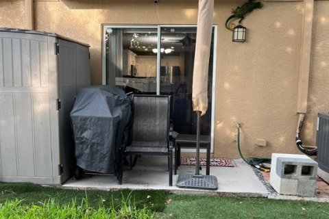 Townhouse in Tampa, Florida 3 bedrooms, 141.58 sq.m. № 1851800 - photo 13