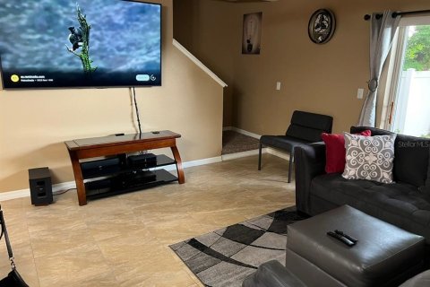 Townhouse in Tampa, Florida 3 bedrooms, 141.58 sq.m. № 1851800 - photo 5