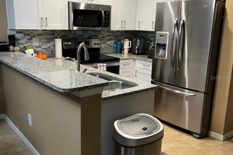 Townhouse in Tampa, Florida 3 bedrooms, 141.58 sq.m. № 1851800 - photo 6