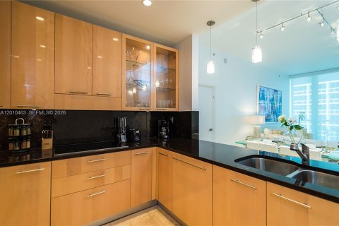 Condo in Miami Beach, Florida, 2 bedrooms  № 2076655 - photo 4