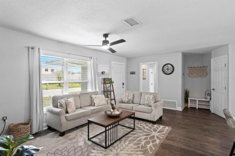 Casa en venta en Bradenton, Florida, 4 dormitorios, 132.85 m2 № 2388112 - foto 12