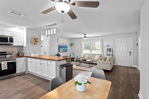 Casa en venta en Bradenton, Florida, 4 dormitorios, 132.85 m2 № 2388112 - foto 8